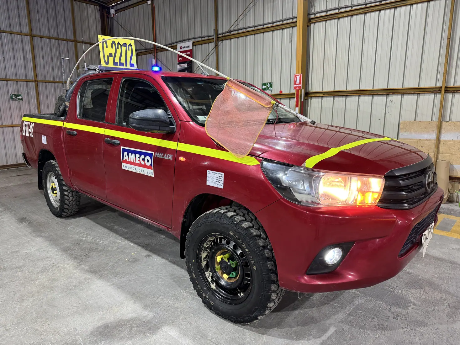Vehiculo con equipamiento minero